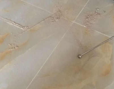 瑞丽瓷砖空鼓维修公司分享粘合剂选择不当在瓷砖铺贴过程中可能导致以下问题